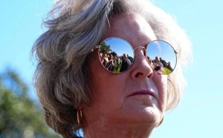 Trump Chief Susie Wiles Critiques Bondi’s Epstein File Handling in Vanity Fair