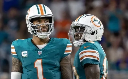 Tyreek Hill Responds to Tua Tagovailoa’s Benching News with GIF