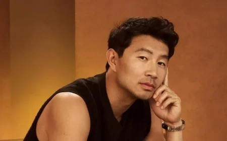 Simu Liu Debuts on Broadway in ‘Oh, Mary!’