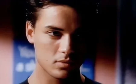 Controversial ’80s Jeans Ad Made Waves