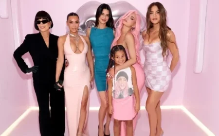 Khloe and Kris Discuss Kardashian-Jenner Christmas Party Expenses