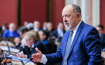 Christian Dubé Exits CAQ Amidst Loi 2 Controversy