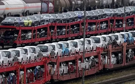 EU Commissioner Hoekstra Defends Repealing 2035 Combustion Engine Ban