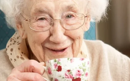 Tea or Coffee Choice May Affect Osteoporosis Risk in Older Women