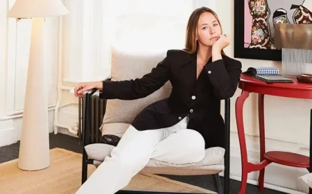 Female Tailor Revitalizes Savile Row’s Traditional Suiting