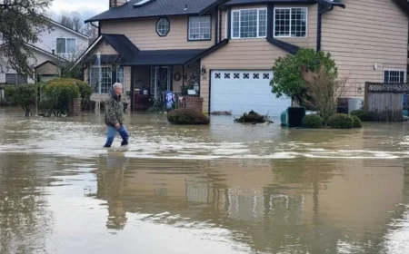 Flood Barrier Fails, Prompting Evacuation of Hundreds in South King County
