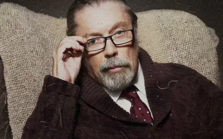 Tim Curry Reveals His Favorite Songs, Albums, and Artists