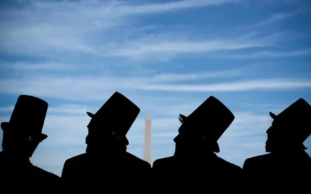 Mock Funeral for Penny Held at Lincoln Memorial in Photos