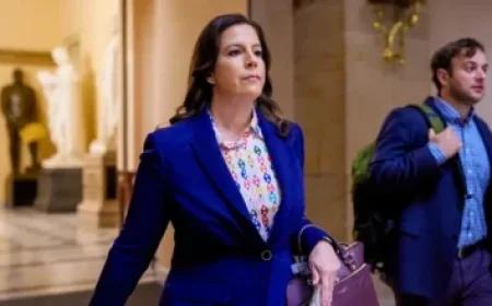 Harbor Patrol Removes Abandoned Boat from Lake Union