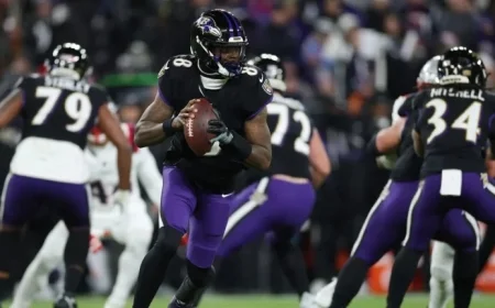 Lamar Jackson’s Return Uncertain Due to Back Injury in Sunday Night Football