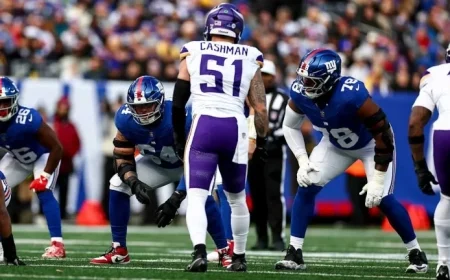 Giants’ LT Thomas, C Schmitz Injured; Packers’ G Runyan Out Inactive