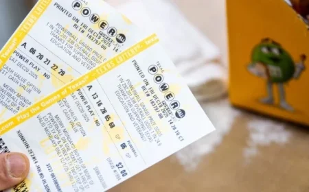 Experts Alert $1.7 Billion Powerball Winner on Financial Risks