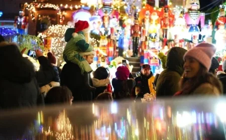 Christmas Eve 2025: Discover Open Stores, Fast Food, and Major Chains