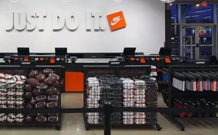 Nike Shares Rise as Apple CEO Tim Cook Invests