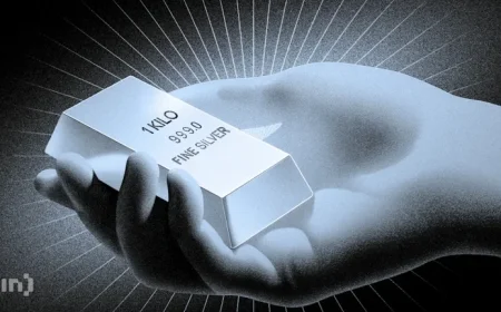 Silver Reaches Record High in China Amid Bitcoin’s Christmas Stall