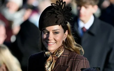 Prince William Supports Kate Middleton During Christmas Well-Wishers Moment