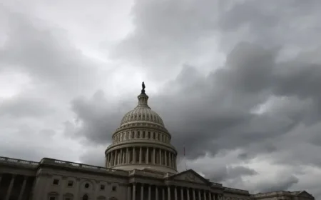 Boxing Day Shoppers in DC Face Rain and Sleet Mix