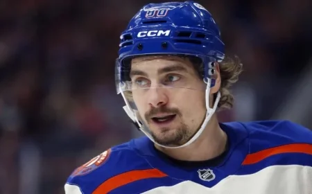 Oilers Place Tomasek on Waivers in Roster Move