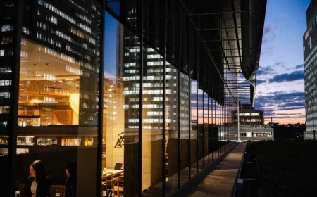 Tokyo Inflation Eases, Driving Yen Lower