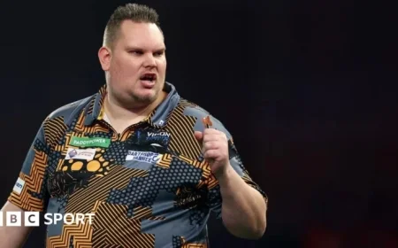 Plaisier and Ratajski Split First Two Sets at PDC World Championship