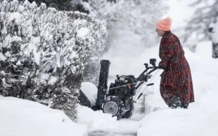 Western Christmas Chill: Ontario Freezes, Eastern Winter Storms Expected