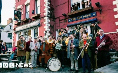 Bristol Jazz Artists Revive Old Duke Pub Record for Charity