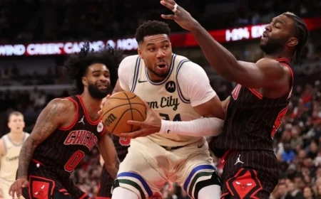 Giannis Antetokounmpo Scores 29, Puts Bucks on Winning Path