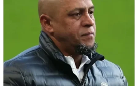 Carlos Claims Man Utd Legend Surpasses Zidane in Passion and Skill