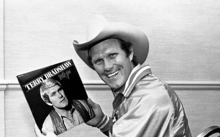 NFL Legend John Elway Criticizes Steelers Icon Terry Bradshaw: “Low on My List”