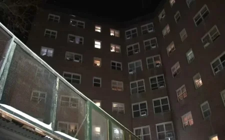 Man Shot Dead, Teen Injured in Bronx Apartment Hallway Shooting