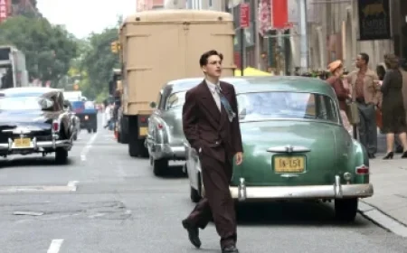 Miley Cyrus Attends 2025 Oscars, Pitches Original Songs to Filmmakers