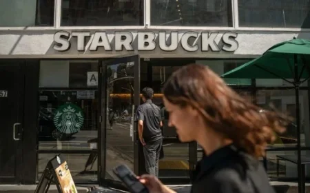 Starbucks Reduces Store Expansion in New York and Los Angeles