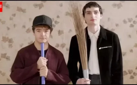 “‘Stranger Things’ Stars Evaluate Indian Household Items as Weapons”