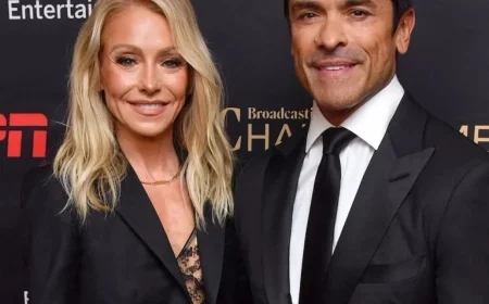 Kelly Ripa and Mark Consuelos’ Sons Tower Over Them in Family Photo