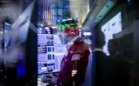 Wall Street Reflects on a Turbulent 2025