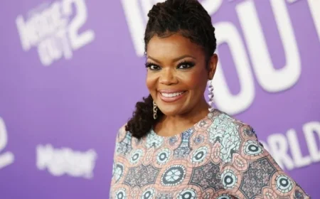 Yvette Nicole Brown Criticizes CNN’s Chevy Chase Documentary