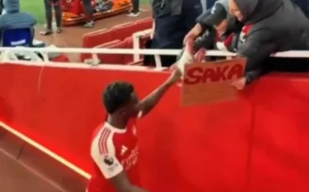 Saka Praised for Heartfelt Christmas Gift to Young Arsenal Fan