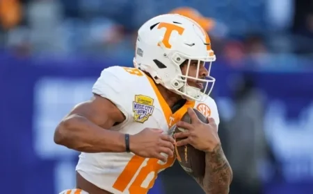 DeSean Bishop Achieves 1,000 Yards for Tennessee in Music City Bowl