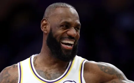 Lakers Celebrate LeBron James’s 41st Birthday with Cake and Song