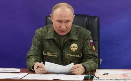 Putin Highlights War in New Year’s Address
