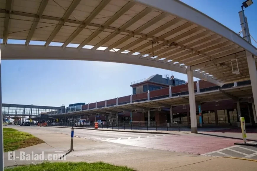 Des Moines Airport Reopens After Delta Plane Skids Off Runway