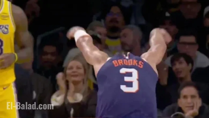 Smith Shines with Stunning Solo Performance