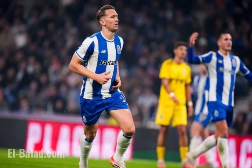 Porto’s De Jong Suffers Devastating Anterior Cruciate Ligament Injury