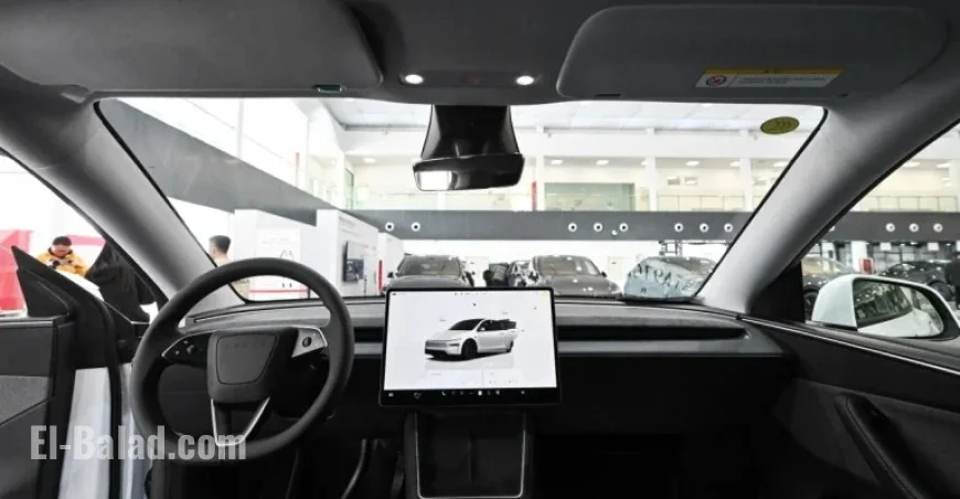 Elon Musk Warns Tesla Drivers: Avoid Texting While Driving