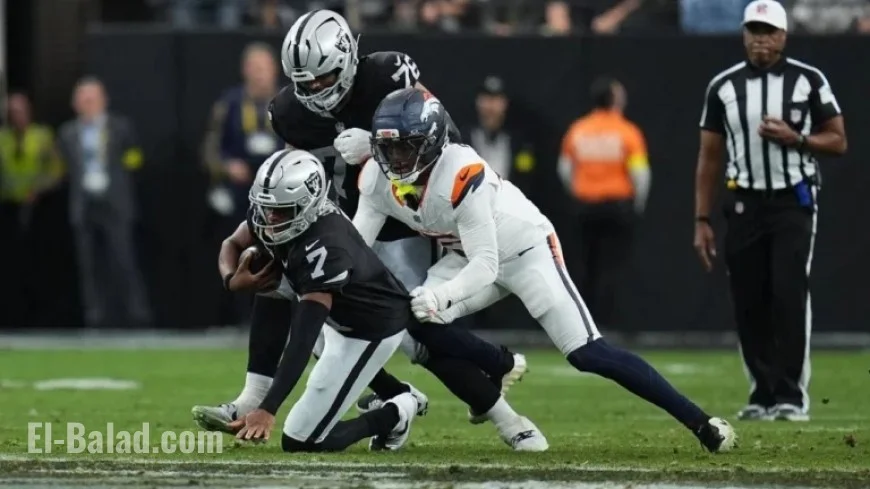 Raiders’ Geno Smith Injures Shoulder Against Broncos, Kenny Pickett Steps In