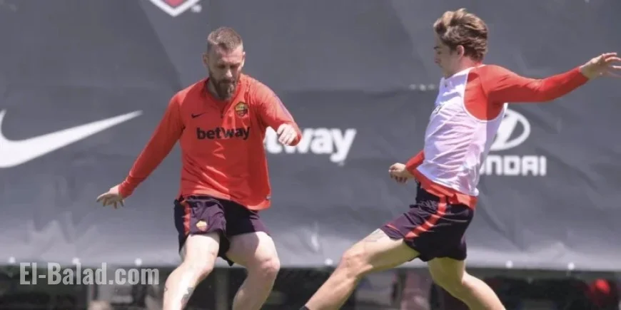 De Rossi Jokes About Zaniolo: “We Had to Keep Him in Check”