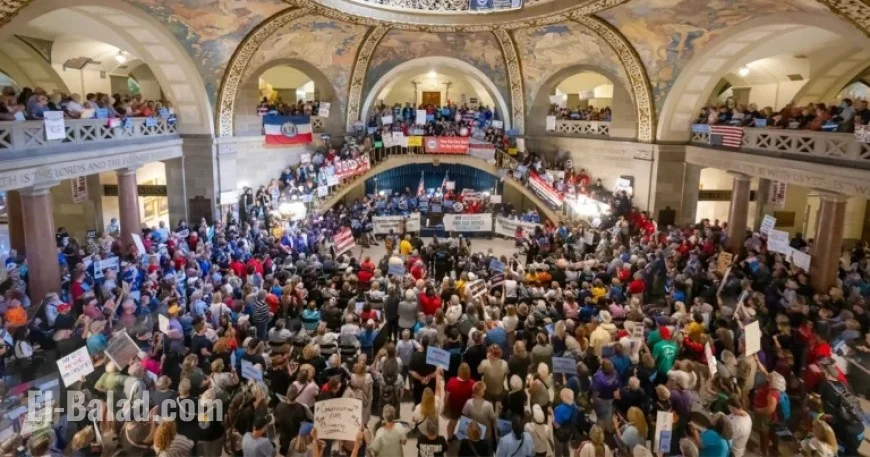 Group Submits Signatures to Challenge Missouri’s GOP Congressional Map