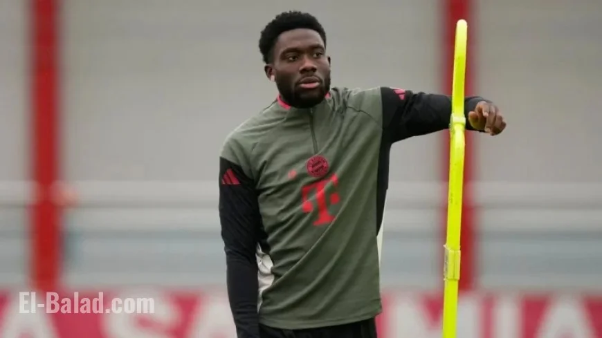 Davies Returns to Bayern Bench After Nine-Month Knee Injury Recovery