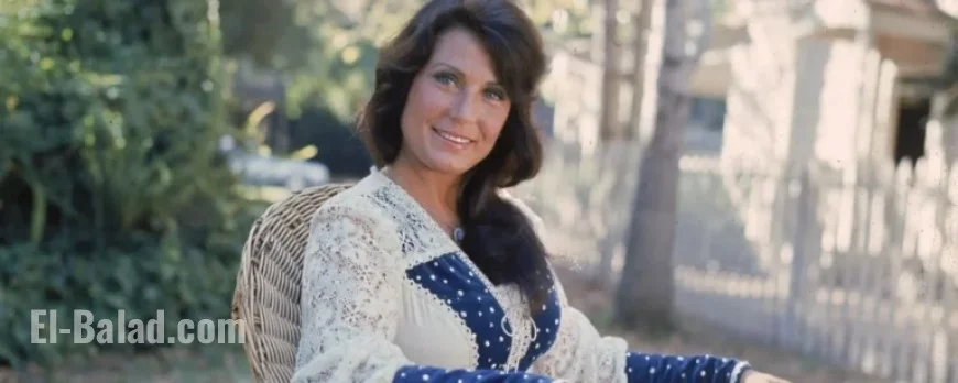 Top 4 Country Artists Who Shaped 70s Country Music