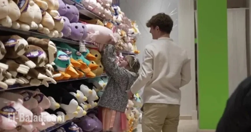 Westroads Mall Transforms into Wonderland for Visually Impaired Kids’ Shopping Spree